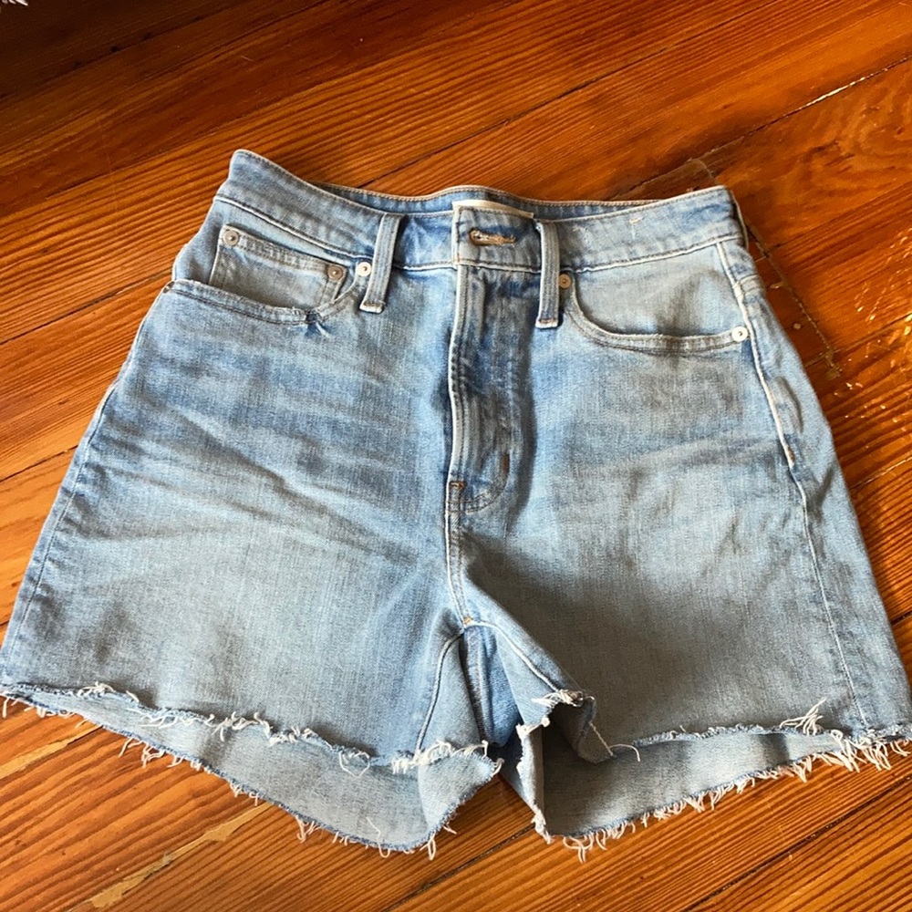 Madewell denim shorts, vintage high rise cut off, wider leg size 25